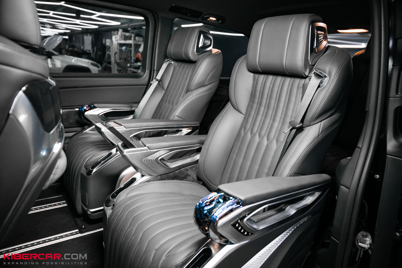 Установка многофункциональных кресел в Mercedes-Benz V-Class Long 2021 года