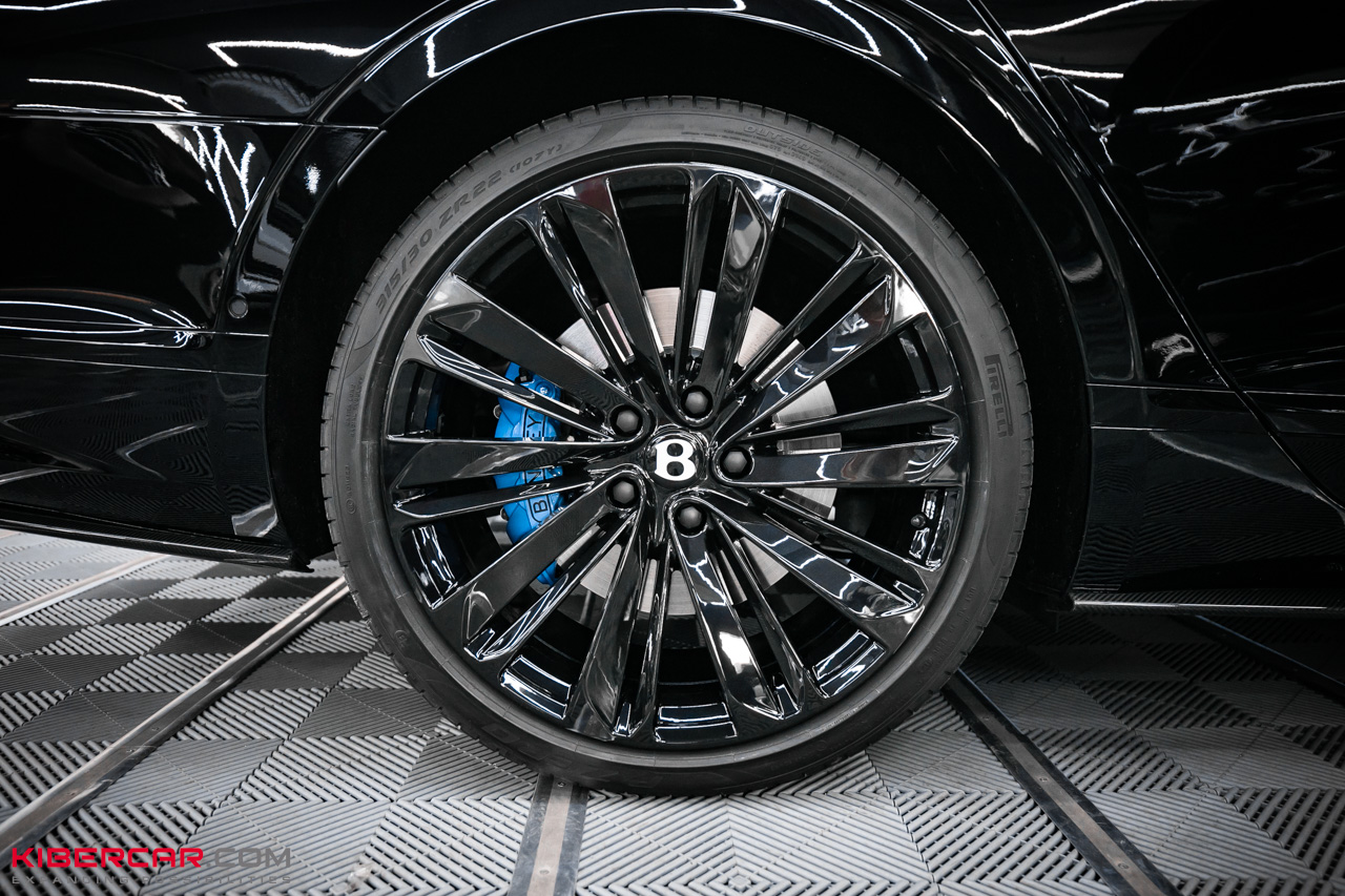 Новый образ Bentley Flying Spur: покраска дисков, суппортов и шильдиков