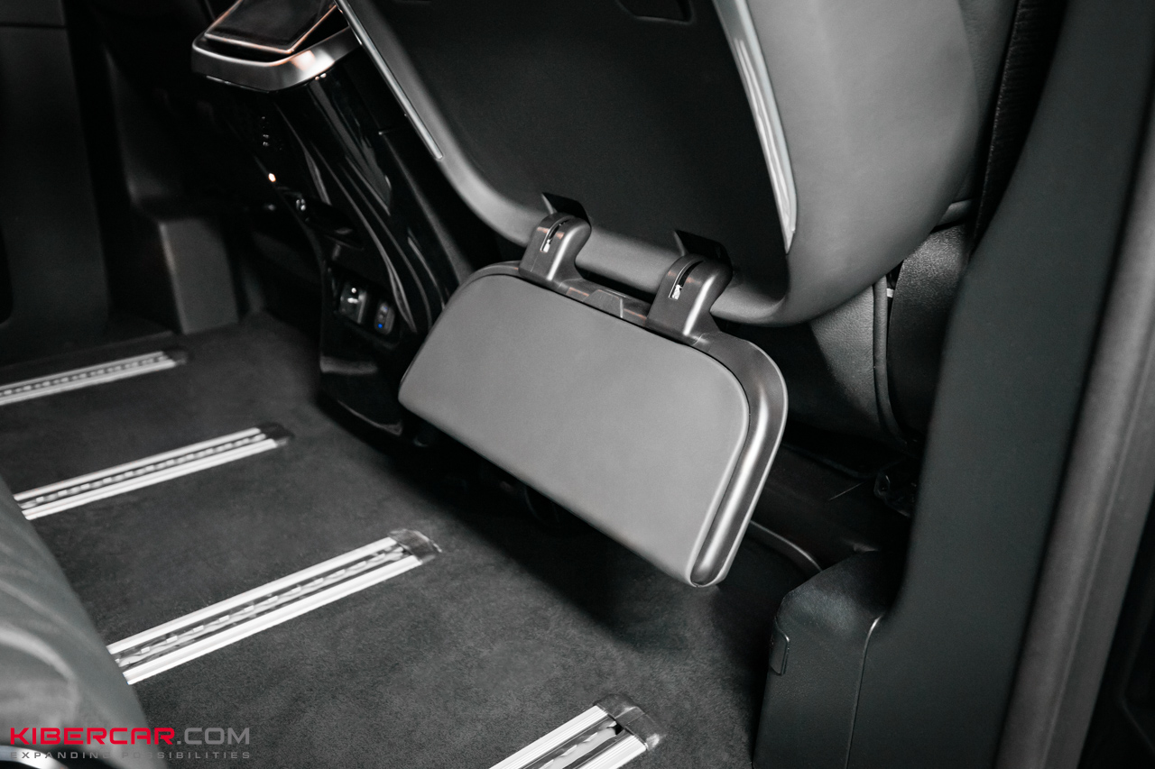 Установка многофункциональных кресел в Mercedes-Benz V-Class Long 2021 года