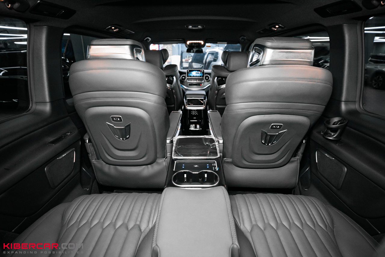Установка многофункциональных кресел в Mercedes-Benz V-Class Long 2021 года
