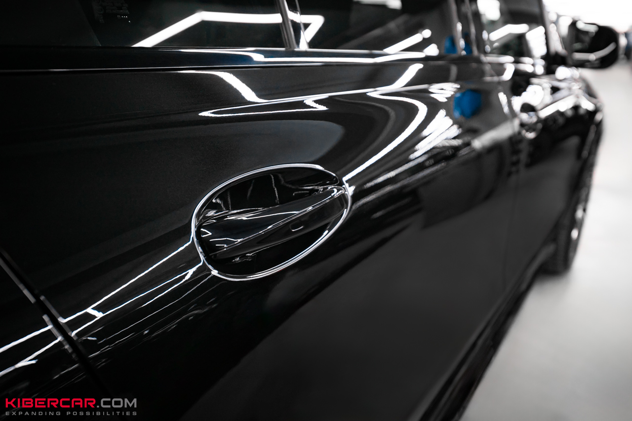 Антихром Mercedes-Benz GLE: стильное преображение черного внедорожника