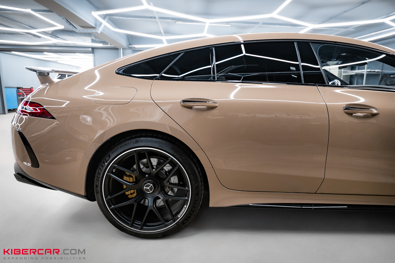Mercedes-Benz AMG GT: оклейка в цветную полиуретановую пленку