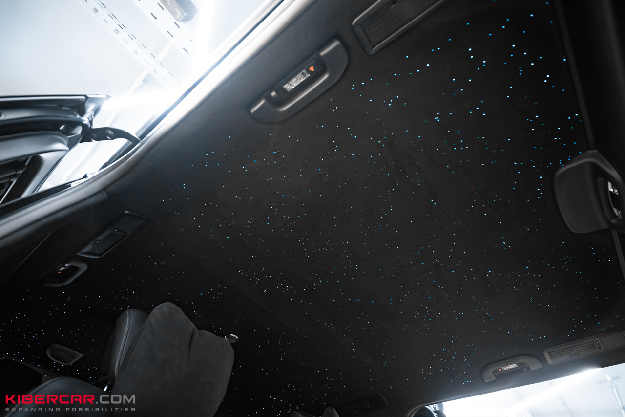 Звездное небо в Mercedes-Benz V-Класс: премиальный уют и атмосфера космоса в салоне