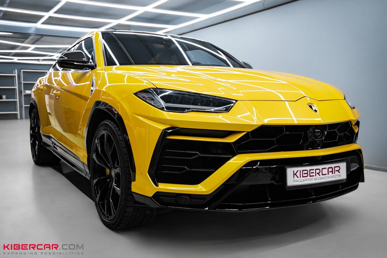 Ламинация карбоном в салоне Lamborghini Urus
