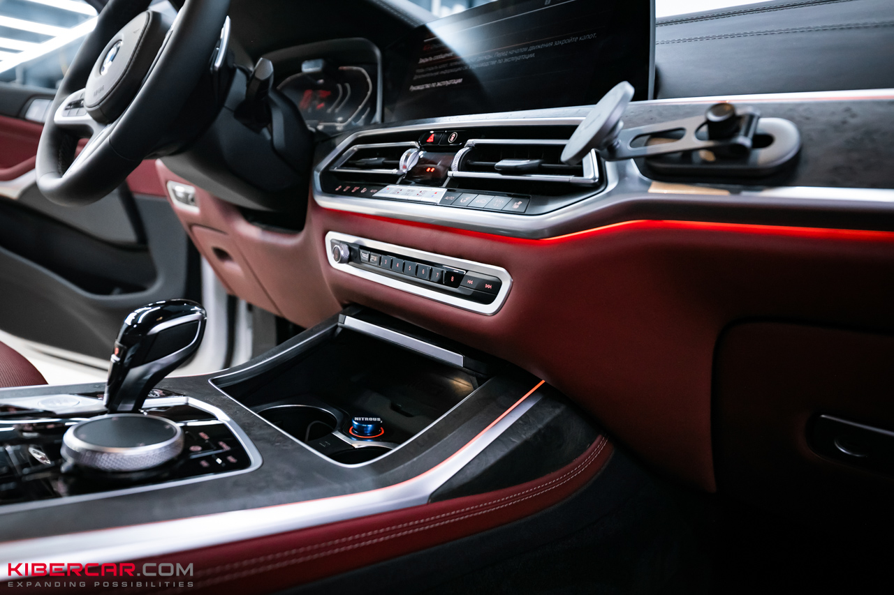 Перешив салона BMW X7 в красную кожу: выразительный контраст