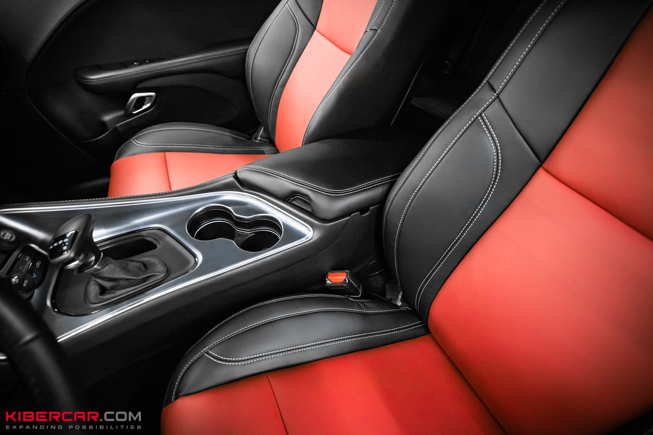 Перешив салона Dodge Challenger: спортивный интерьер, достойный легендарного маслкара