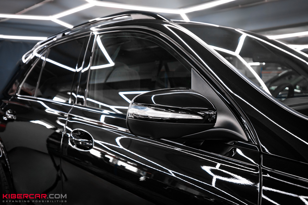 Антихром Mercedes-Benz GLE: стильное преображение черного внедорожника