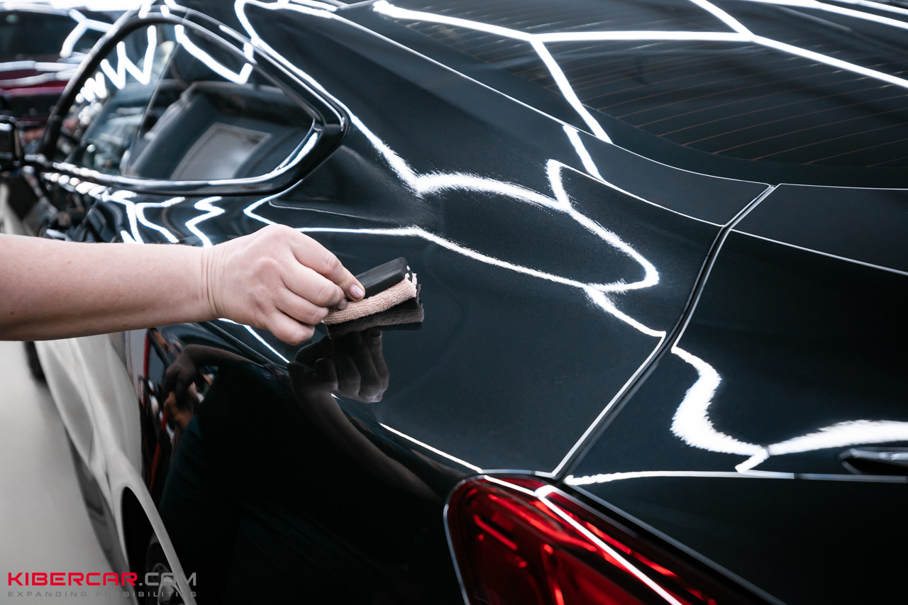 Полировка и керамическое покрытие для BMW 8: идеальный уход за черным кузовом