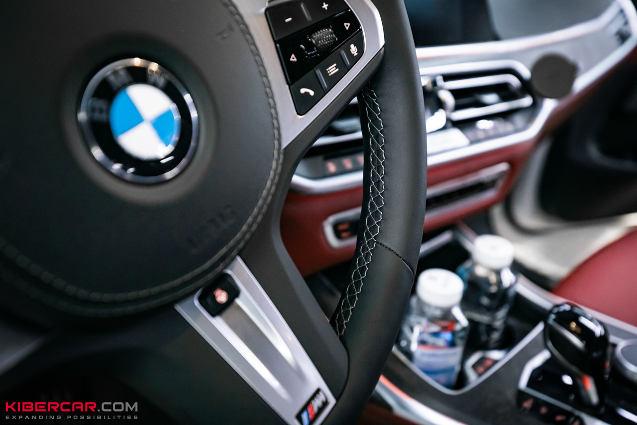 Перешив руля на BMW X7: акцент, который завершил образ салона