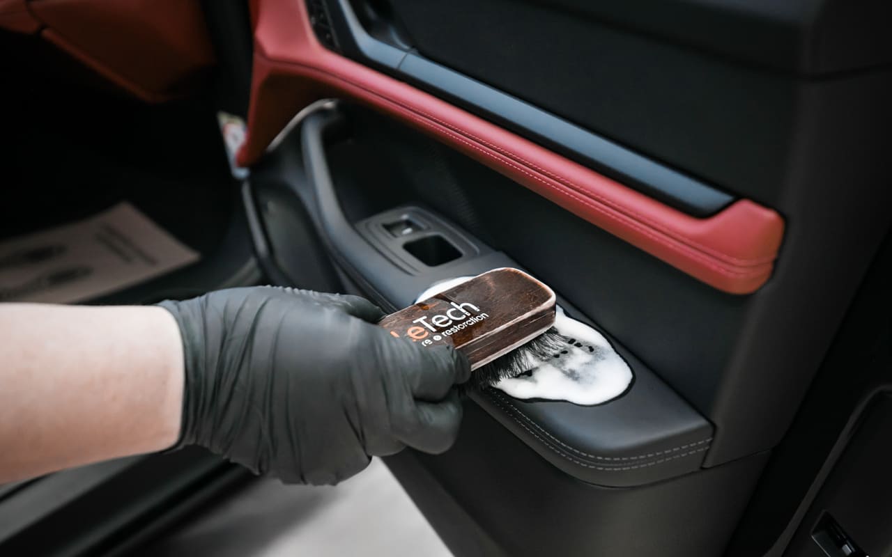 Химчистка салона Porsche Taycan: подготовка к сезону