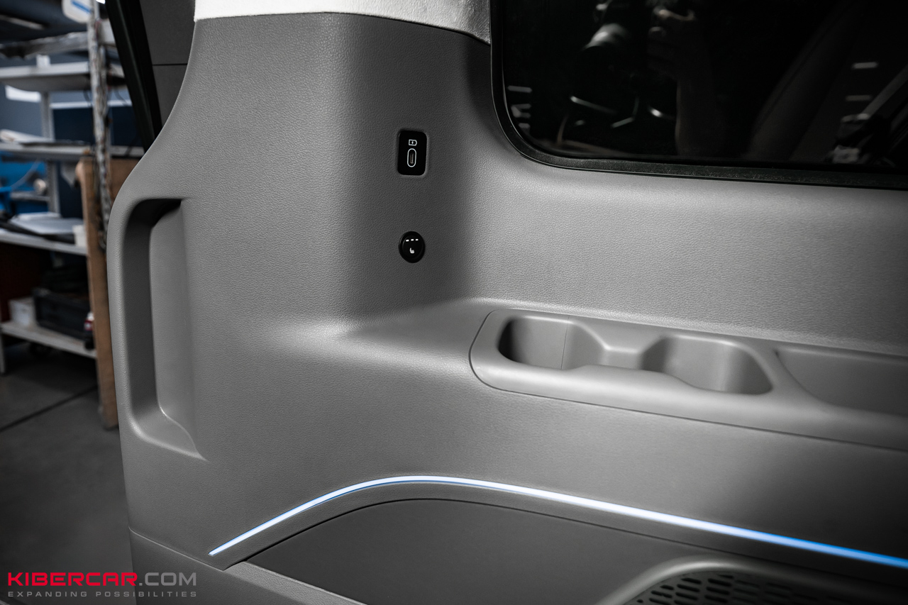 Установка многофункционального дивана и перешив на Hyundai Staria