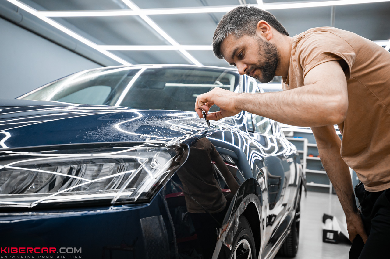 Aito M5: оклейка кузова антигравийной пленкой