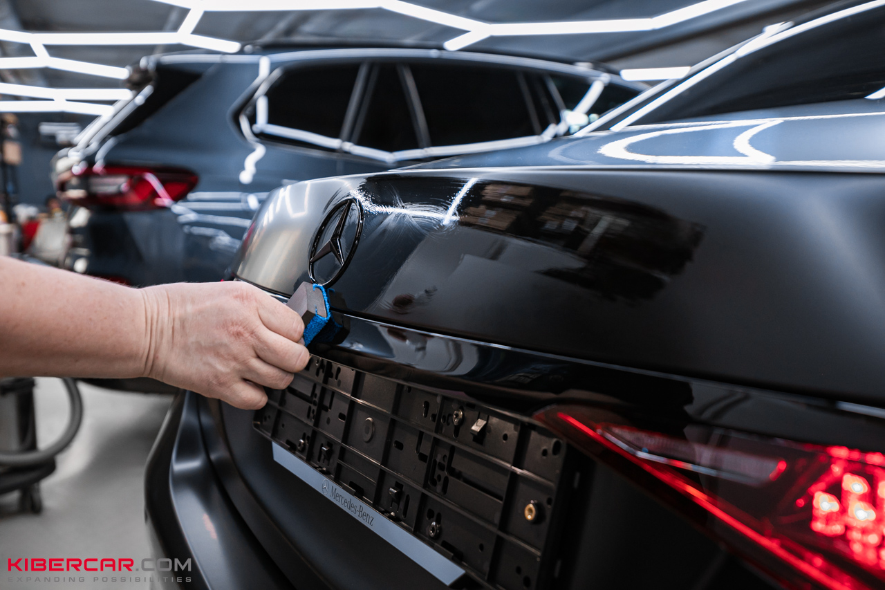 Mercedes-Benz S-класс в новом образе: матовая полиуретановая пленка и керамика