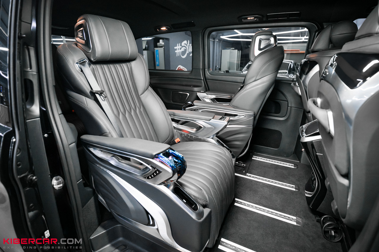 Установка многофункциональных кресел в Mercedes-Benz V-Class Long 2021 года