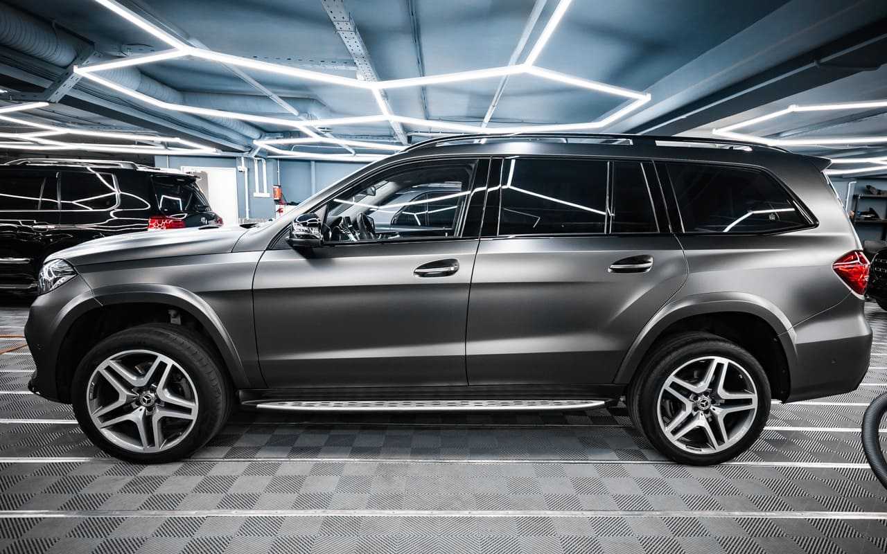 Mercedes-Benz GLS: антихром и оклейка в цветную матовую полиуретановую пленку