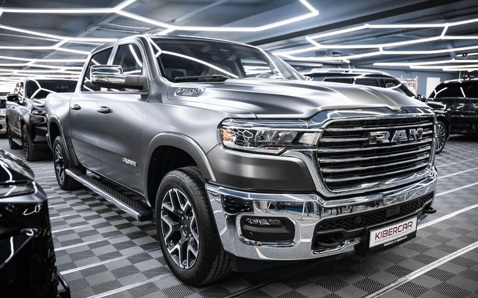 RAM 1500: оклейка матовой полиуретановой пленкой и нанесение керамического покрытия