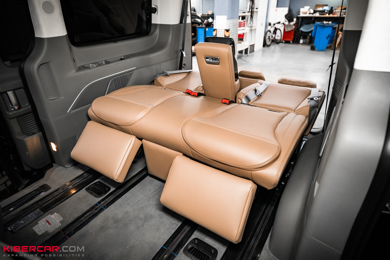 Установка многофункционального дивана и перешив на Hyundai Staria