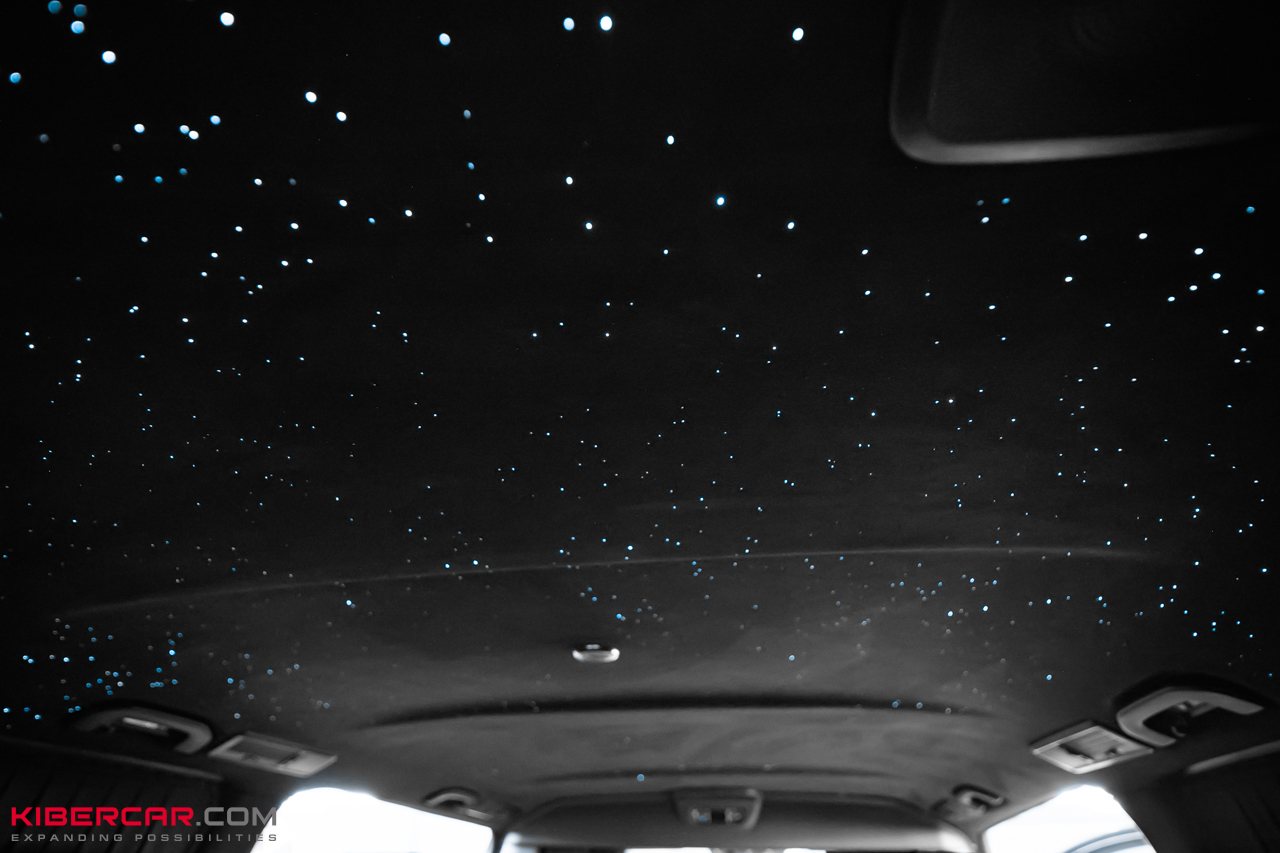 Звездное небо в Mercedes-Benz V-Класс: премиальный уют и атмосфера космоса в салоне