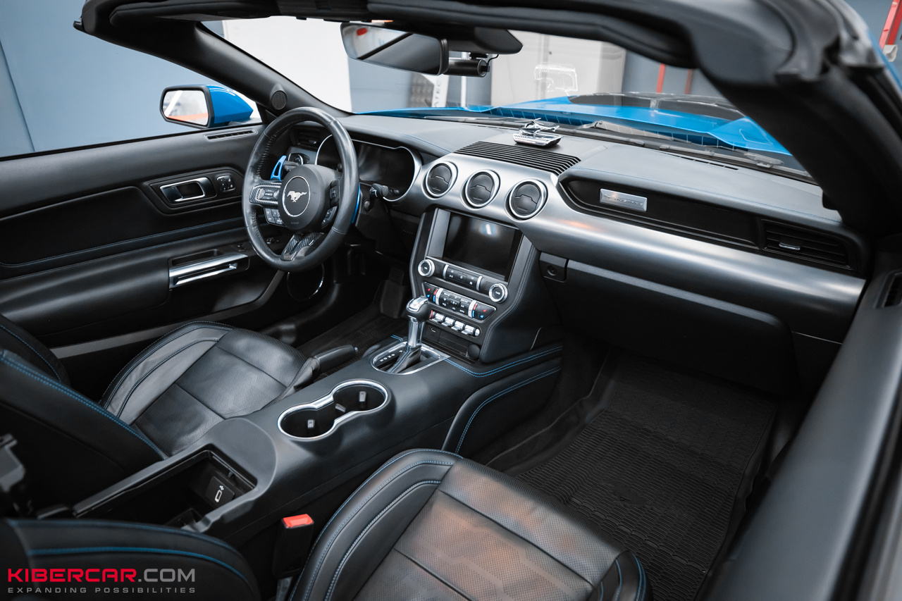 Химчистка салона Ford Mustang: профессиональное удаление песка, пыли и загрязнений