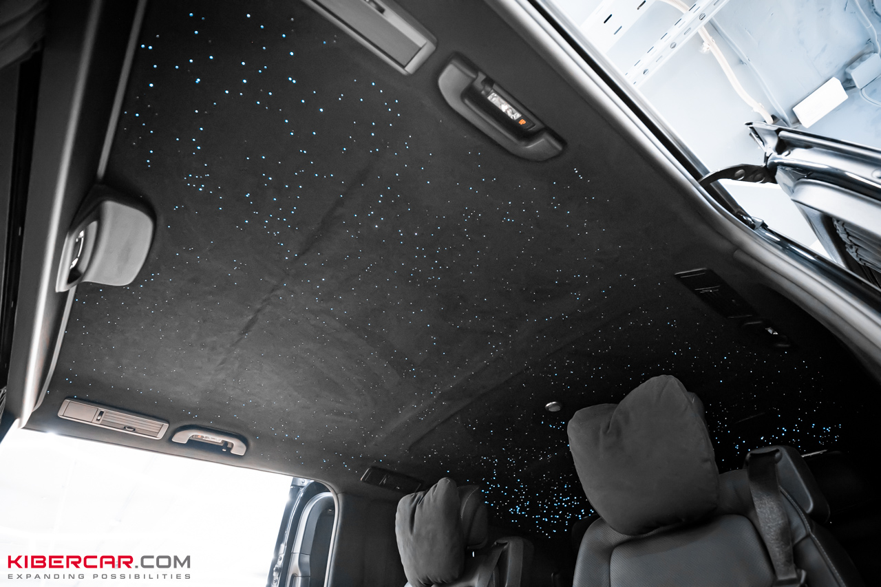 Звездное небо в Mercedes-Benz V-Класс: премиальный уют и атмосфера космоса в салоне