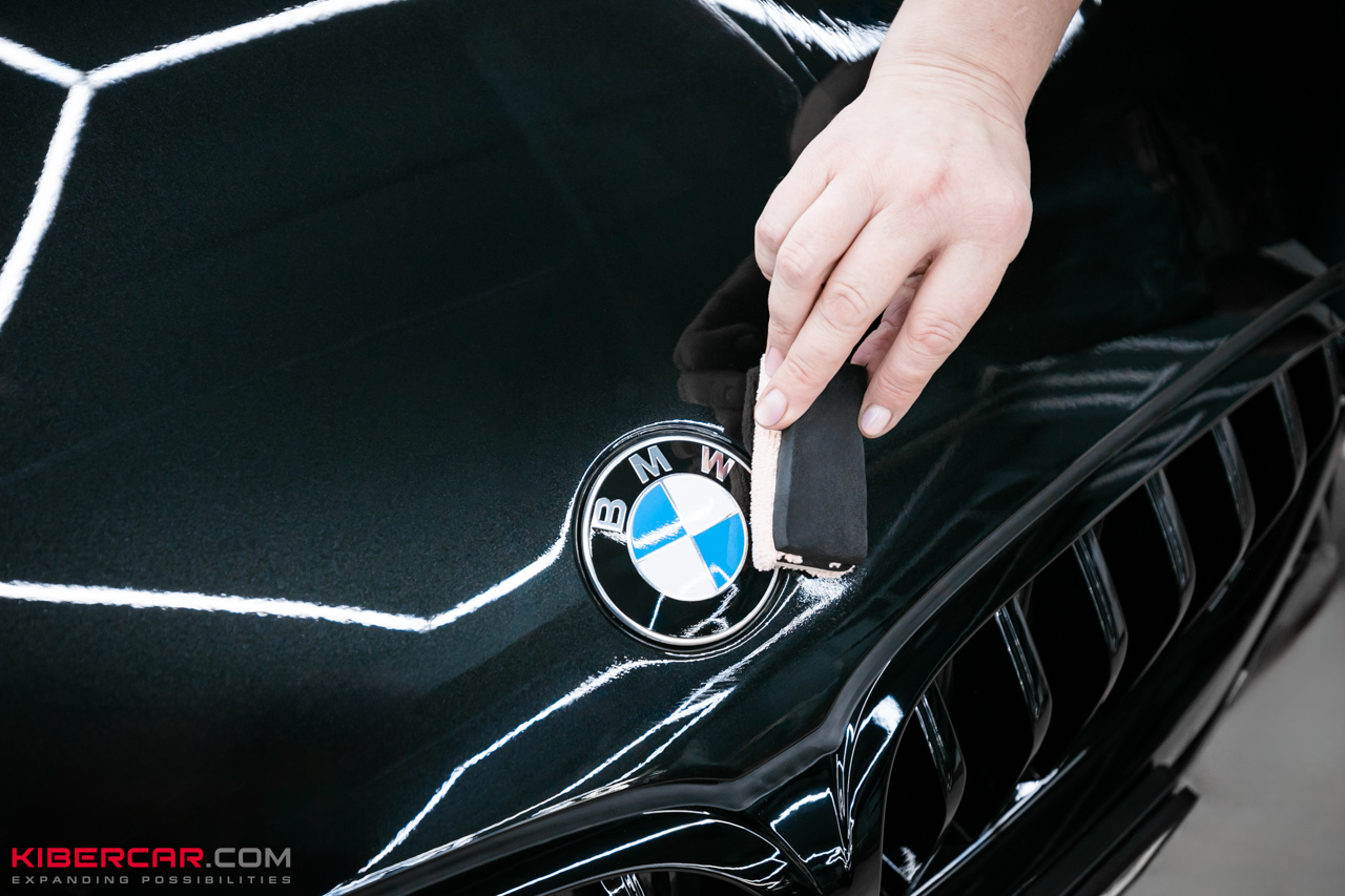 Полировка и керамическое покрытие для BMW 8: идеальный уход за черным кузовом