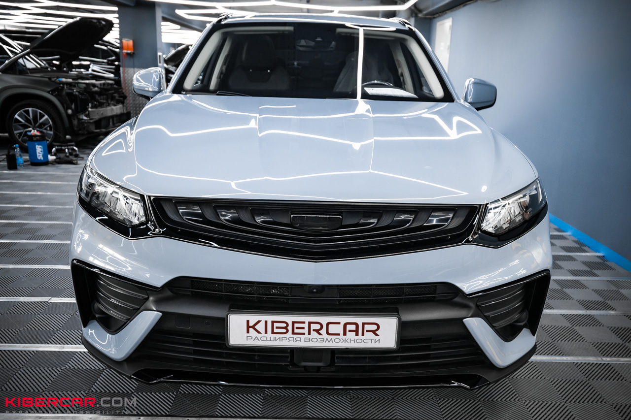 Антихром на Geely Tugella: больше контраста и спортивного характера