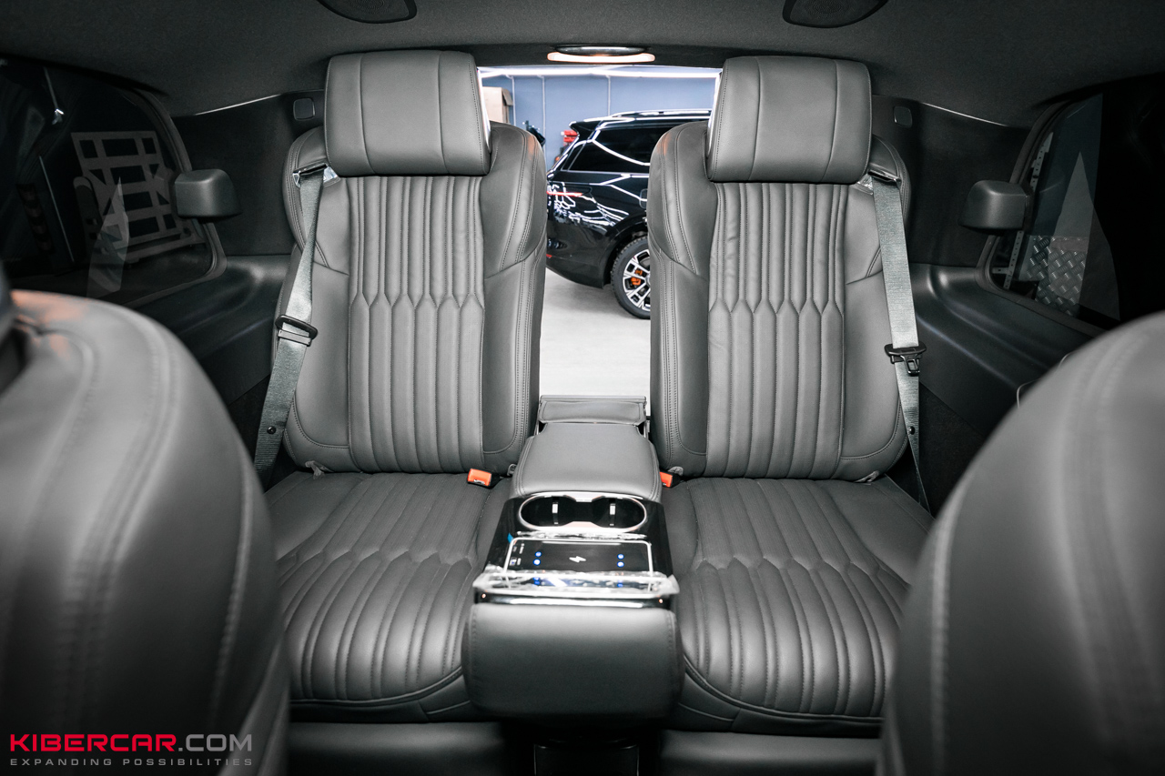 Установка многофункциональных кресел в Mercedes-Benz V-Class Long 2021 года