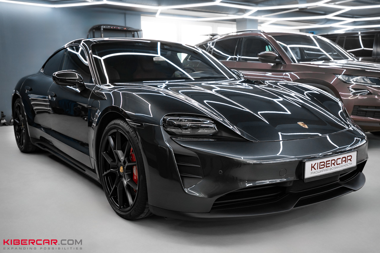 Химчистка салона Porsche Taycan: подготовка к сезону