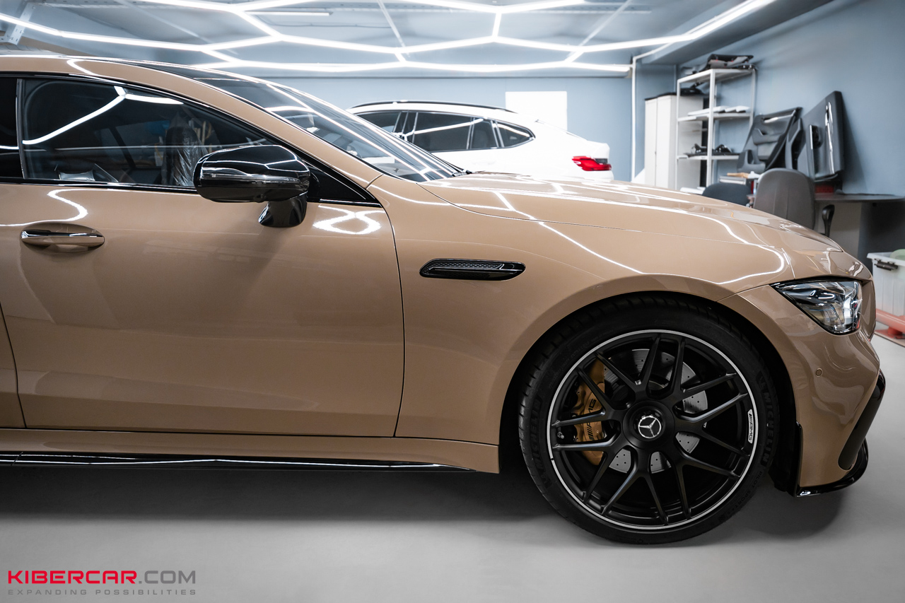 Mercedes-Benz AMG GT: оклейка в цветную полиуретановую пленку