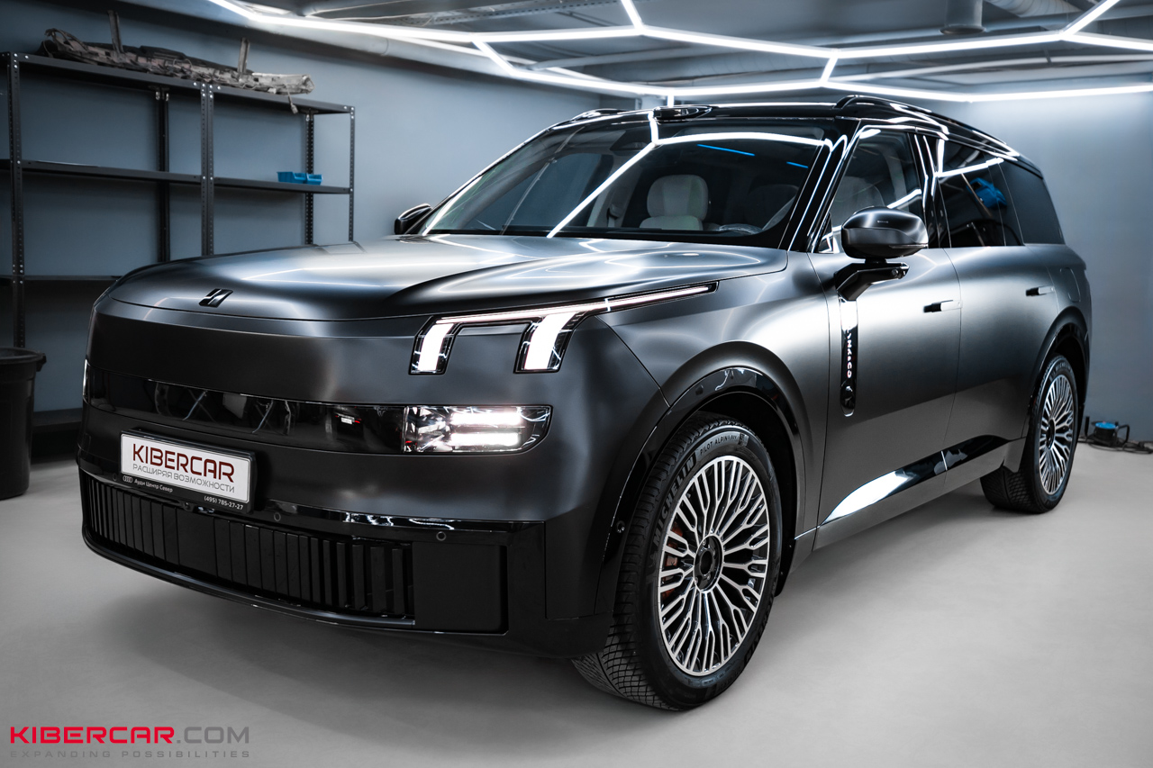 Комбинированная оклейка полиуретановой пленкой Lynk & Co 900: защита и стиль в одном проекте