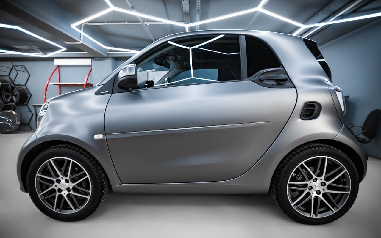 Полное преображение Smart Fortwo: оклейка кузова и проемов матовой цветной виниловой пленкой
