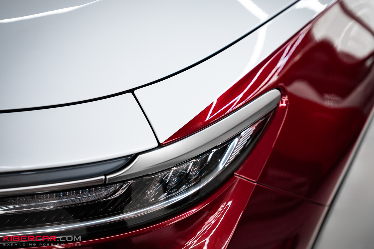 Оклейка цветной полиуретановой пленкой на Hongqi E-HS9: акцент на характер и защита кузова