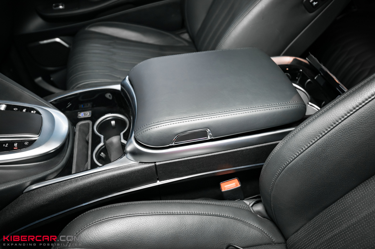 Установка многофункциональных кресел в Mercedes-Benz V-Class Long 2021 года