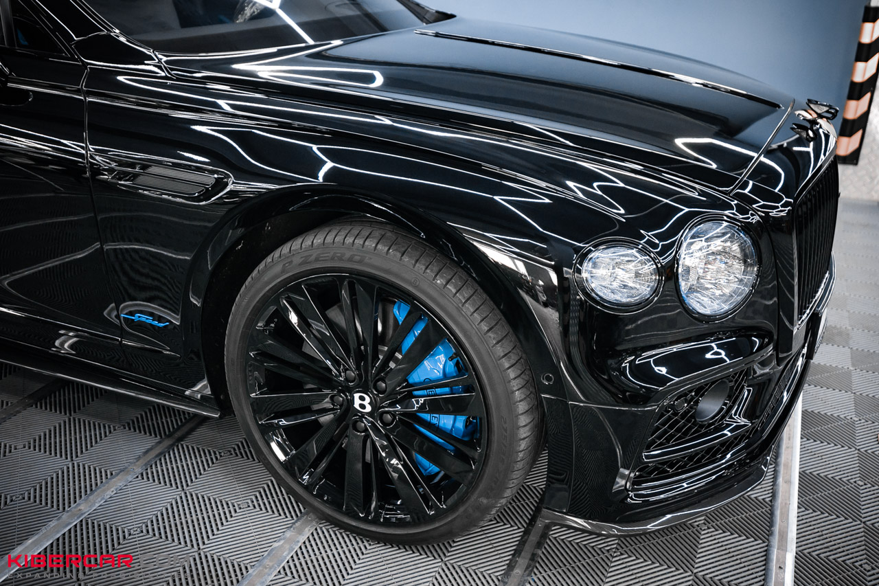 Цветные ремни безопасности в Bentley Flying Spur: продолжение индивидуального стиля