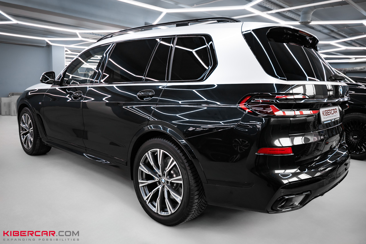 Двухцветный BMW X7: ювелирная оклейка цветным полиуретаном