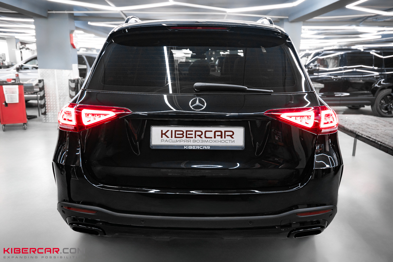 Антихром Mercedes-Benz GLE: стильное преображение черного внедорожника