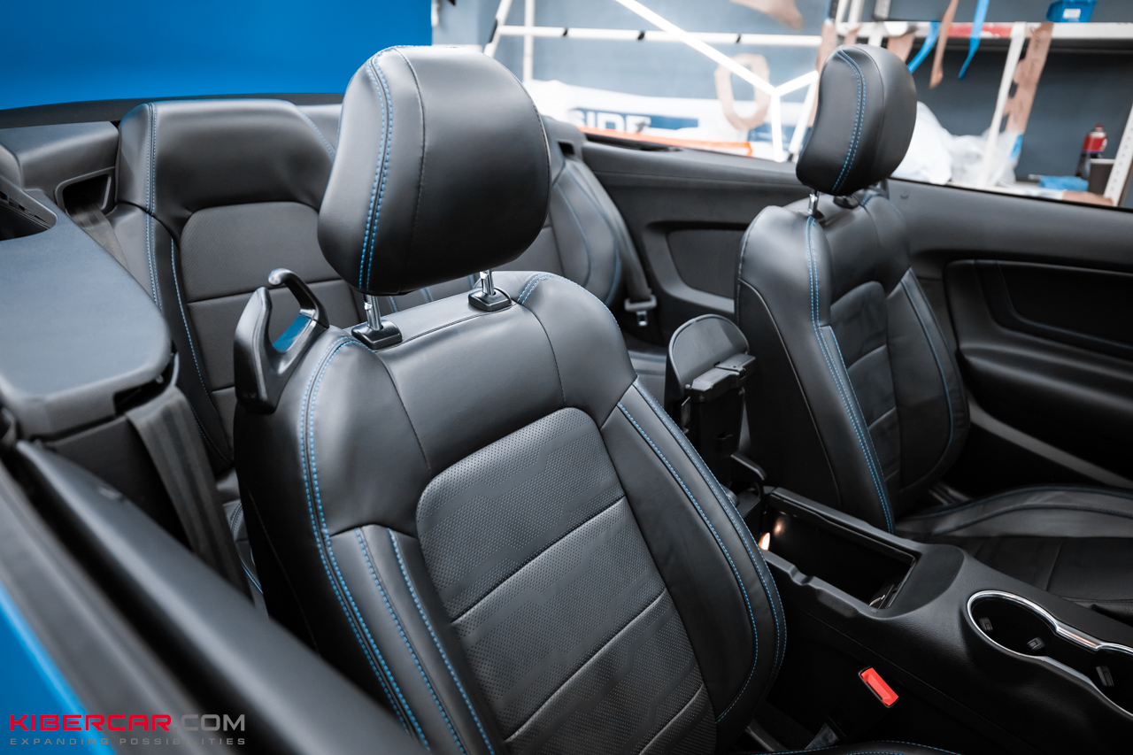 Химчистка салона Ford Mustang: профессиональное удаление песка, пыли и загрязнений