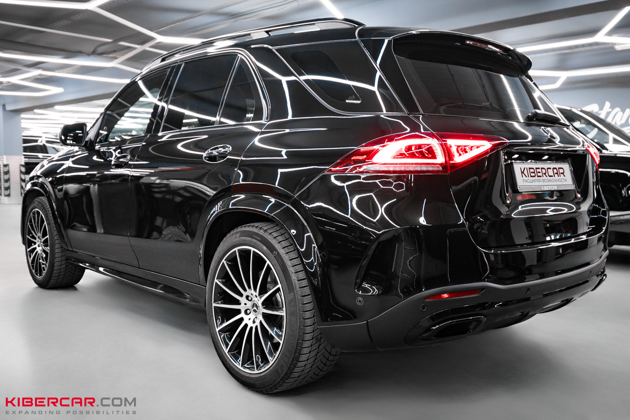 Антихром Mercedes-Benz GLE: стильное преображение черного внедорожника