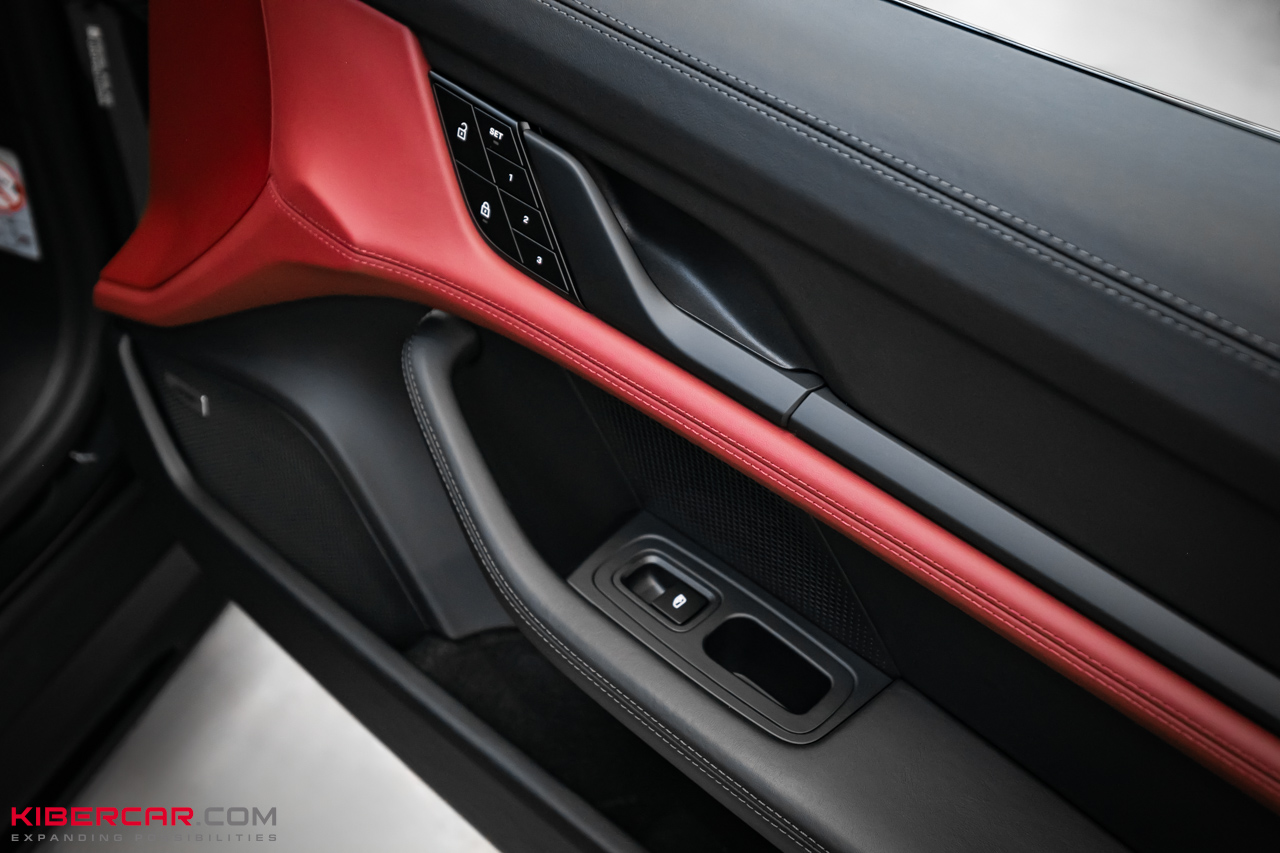 Химчистка салона Porsche Taycan: подготовка к сезону