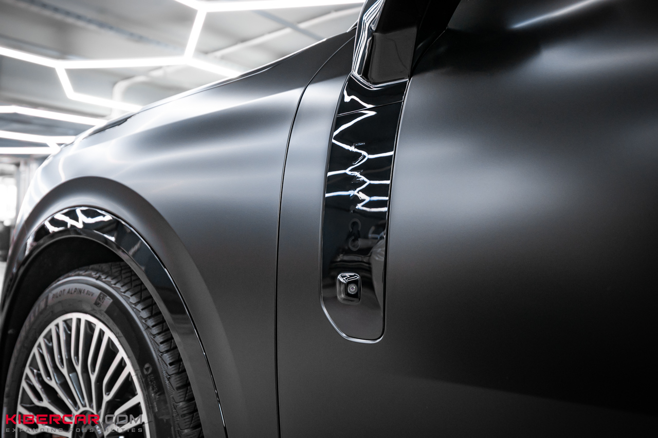 Комбинированная оклейка полиуретановой пленкой Lynk & Co 900: защита и стиль в одном проекте