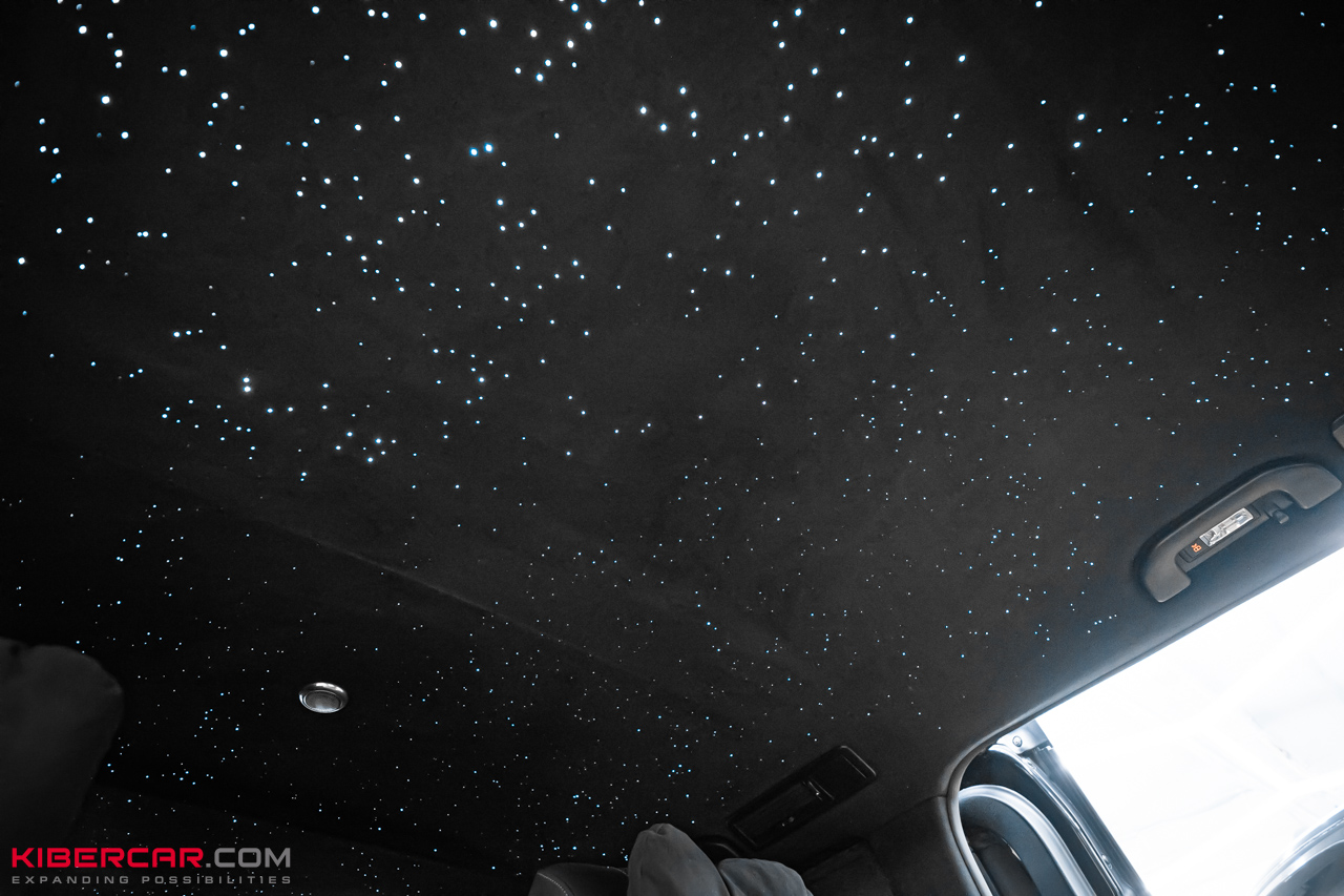 Звездное небо в Mercedes-Benz V-Класс: премиальный уют и атмосфера космоса в салоне