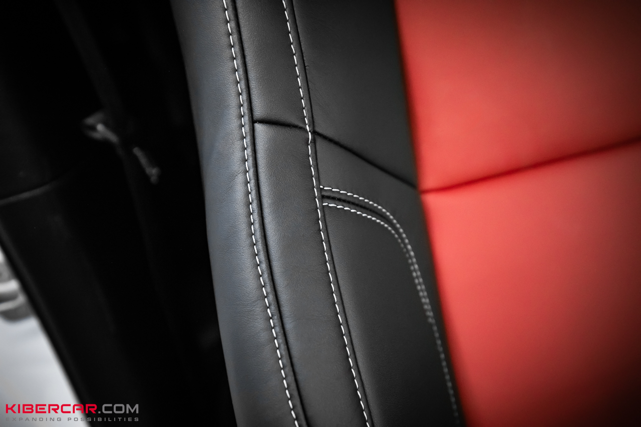 Перешив салона Dodge Challenger: спортивный интерьер, достойный легендарного маслкара