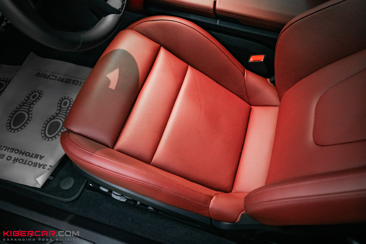 Химчистка салона Porsche Taycan: подготовка к сезону