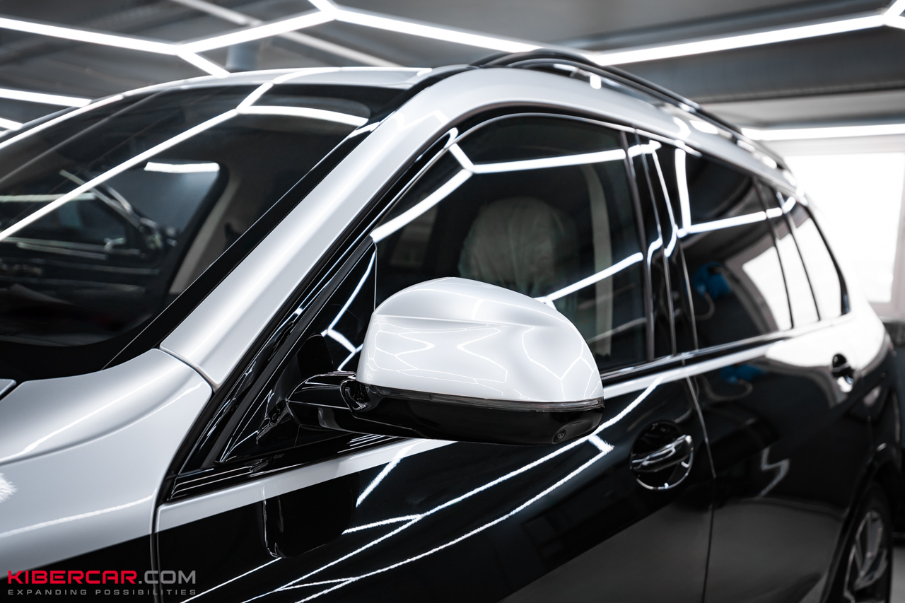 Двухцветный BMW X7: ювелирная оклейка цветным полиуретаном