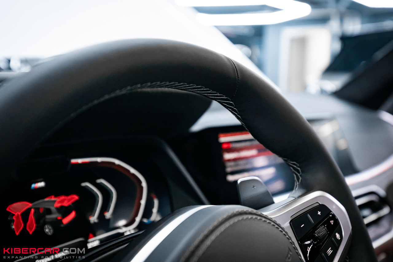 Перешив руля на BMW X7: акцент, который завершил образ салона