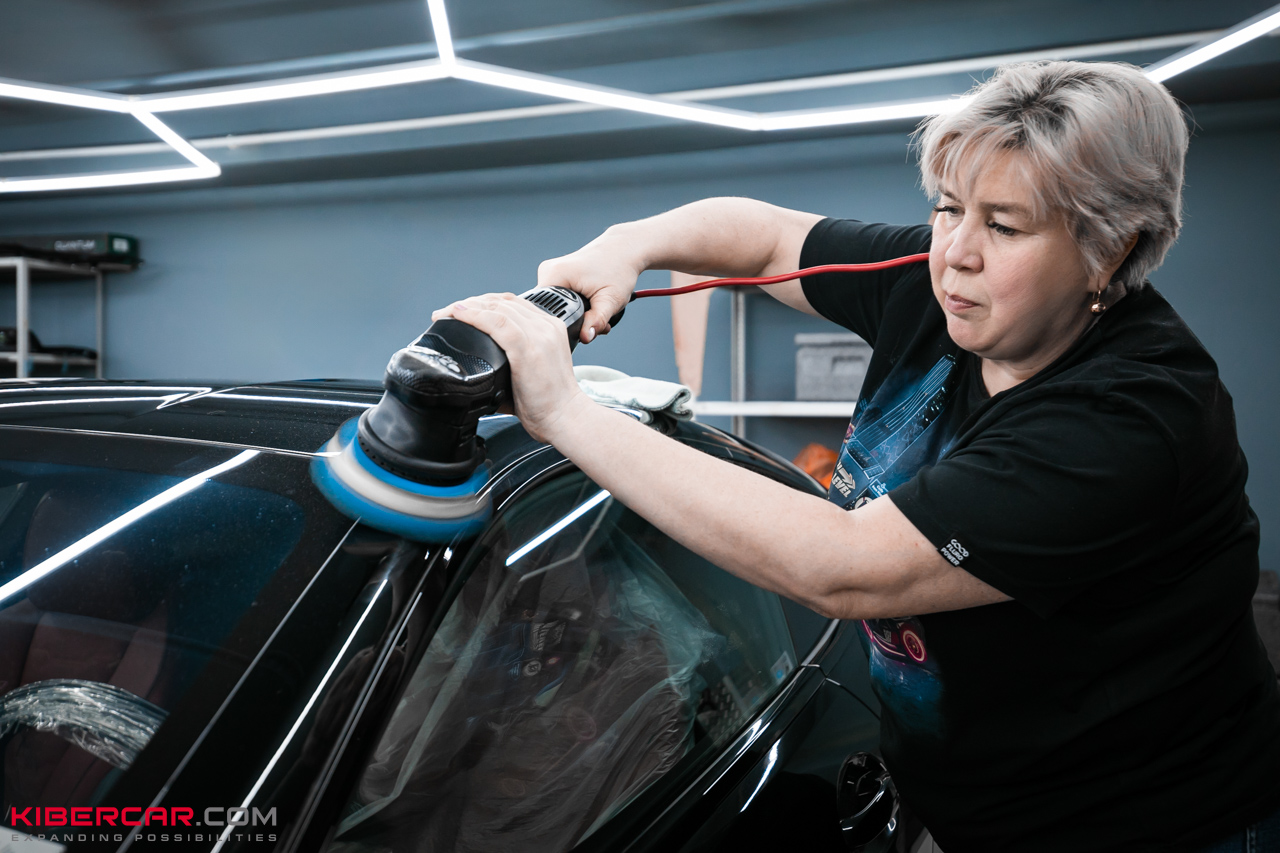 Полировка и керамическое покрытие для BMW 8: идеальный уход за черным кузовом