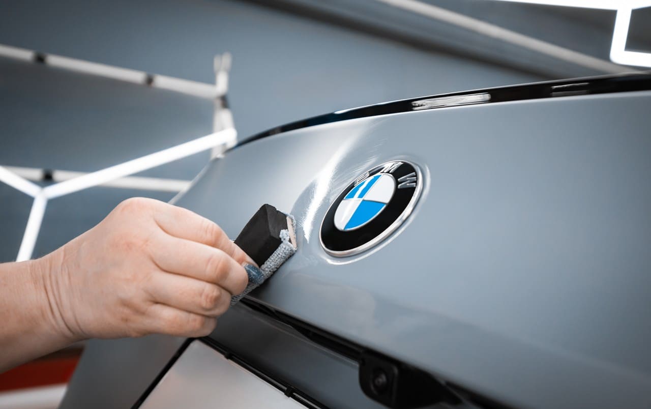 BMW M5 G90: нанесение керамического покрытия на матовую пленку