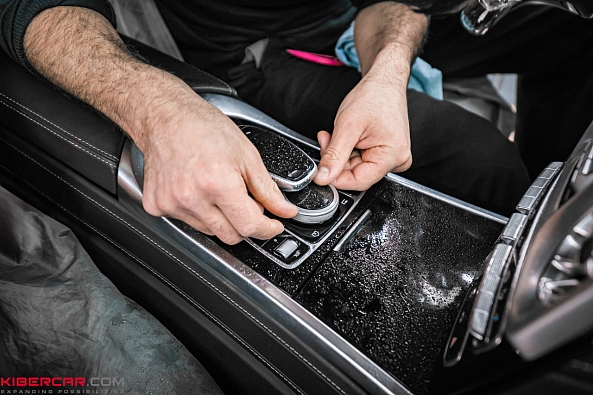 Оклейка декоративных элементов салона