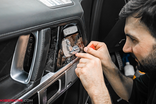 Оклейка декоративных элементов салона