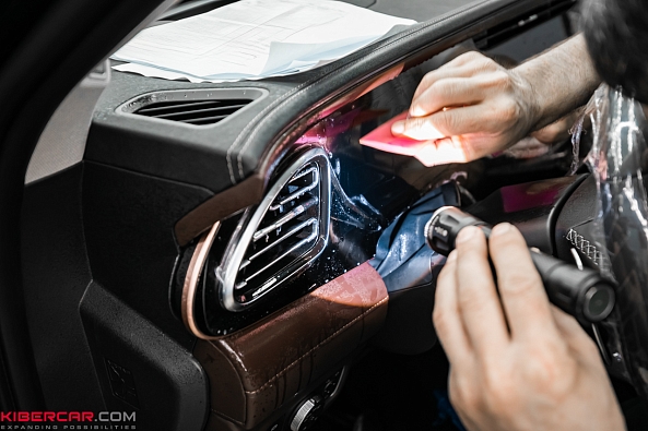 Оклейка декоративных элементов салона